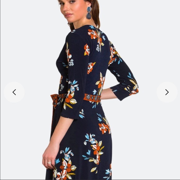 Leota ✨ wrap dress - Picture 2 of 7